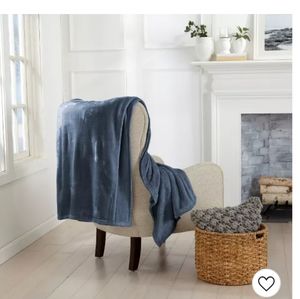 Great bay home oversized velvet plush throw
